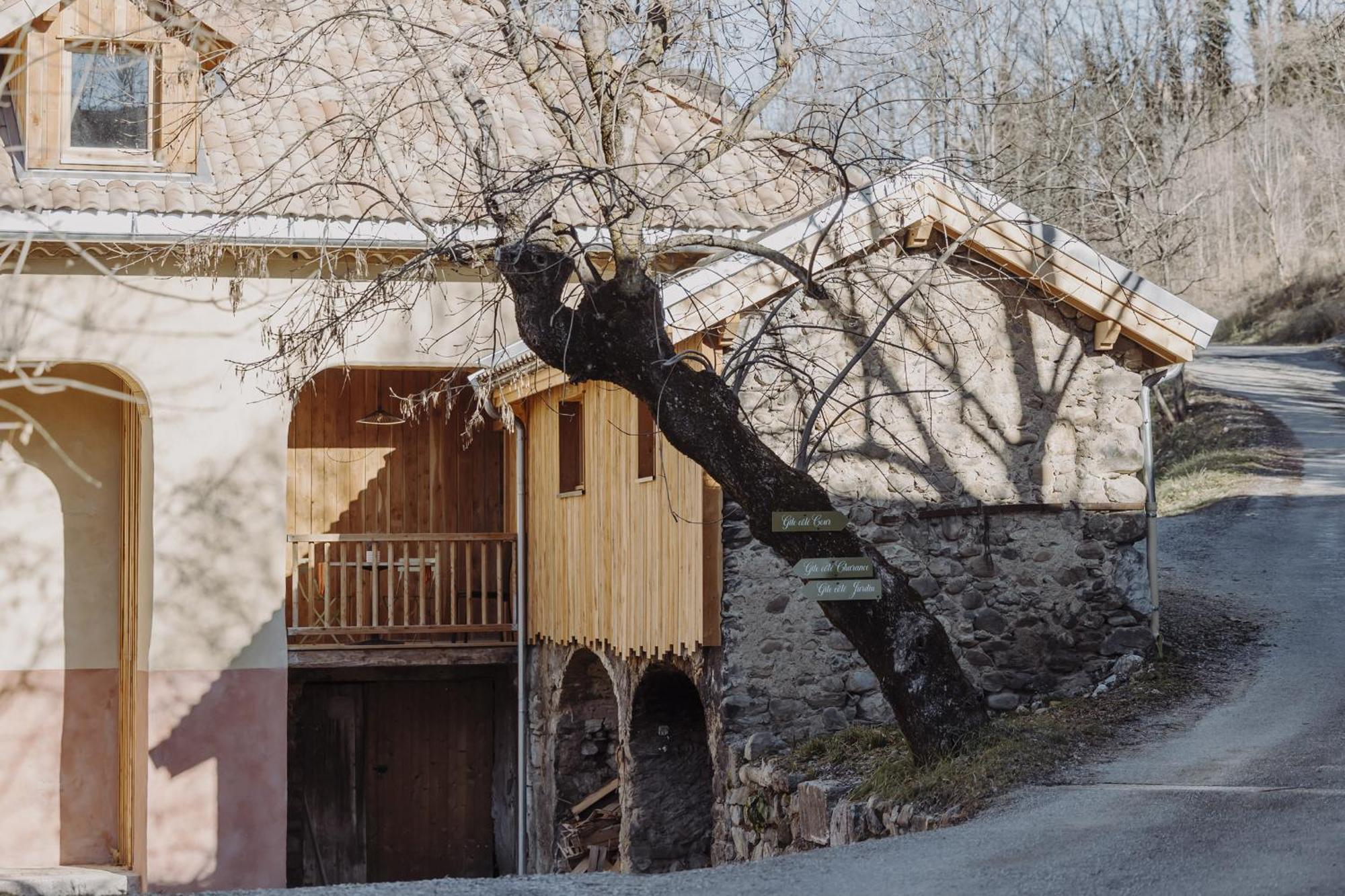 Les Cabanes Du Dauphine Et Logis A La Ferme Gap Δωμάτιο φωτογραφία